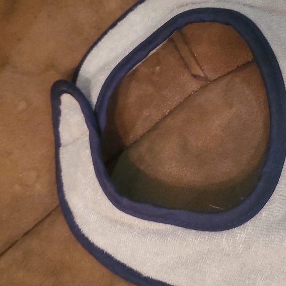 Bib - Picture 2 of 2